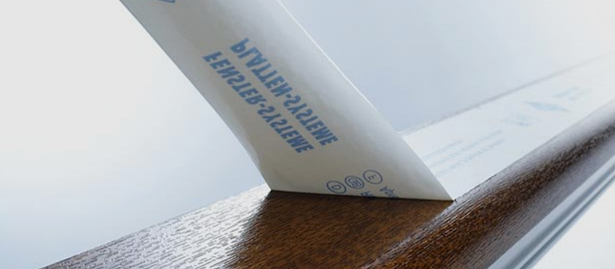 Як зняти захисну плівку із пластикового вікна