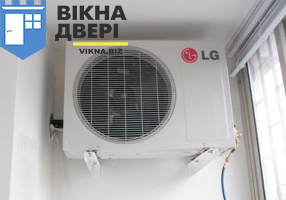 Чи можливе встановлення блоку кондиціонера на заскленому балконі?